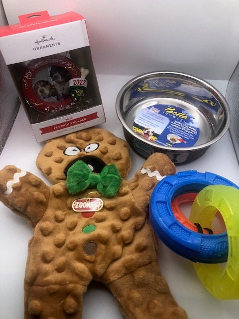 Dog holiday gift set